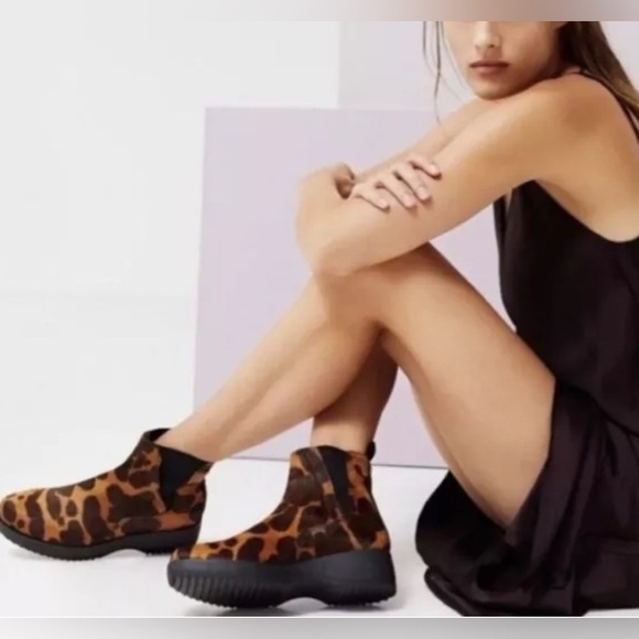 Louise et Cie Zareb Leopard Print Calf Hair Ankle Booties Boots Women's Size 7 - Picture 1 of 11